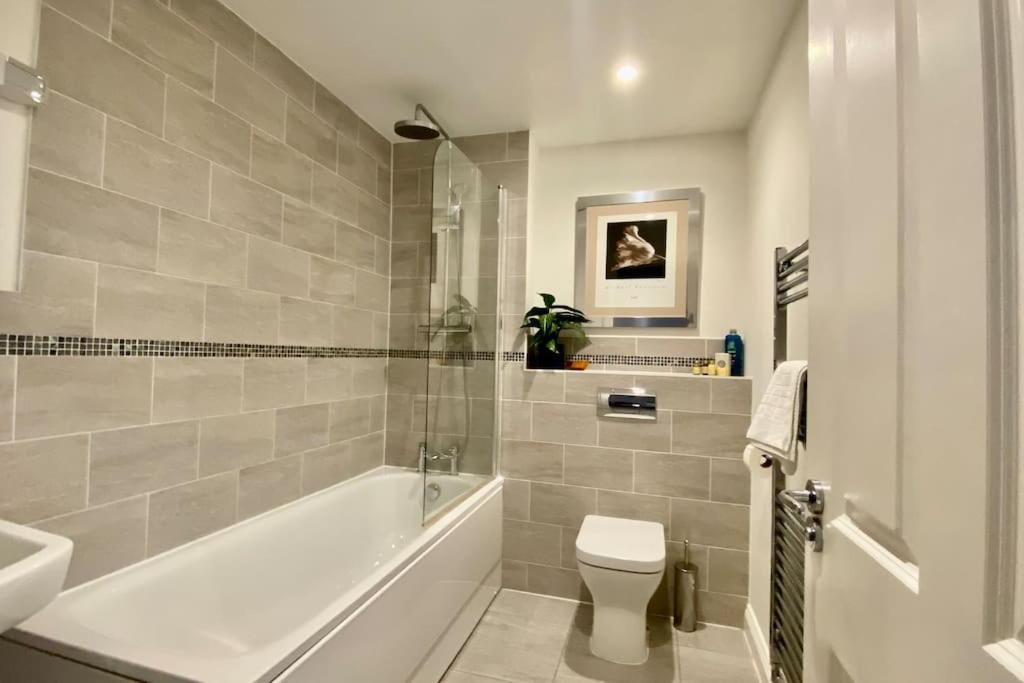 Modern Town House In Cotswolds - 3 Double Bedrooms Witney Εξωτερικό φωτογραφία