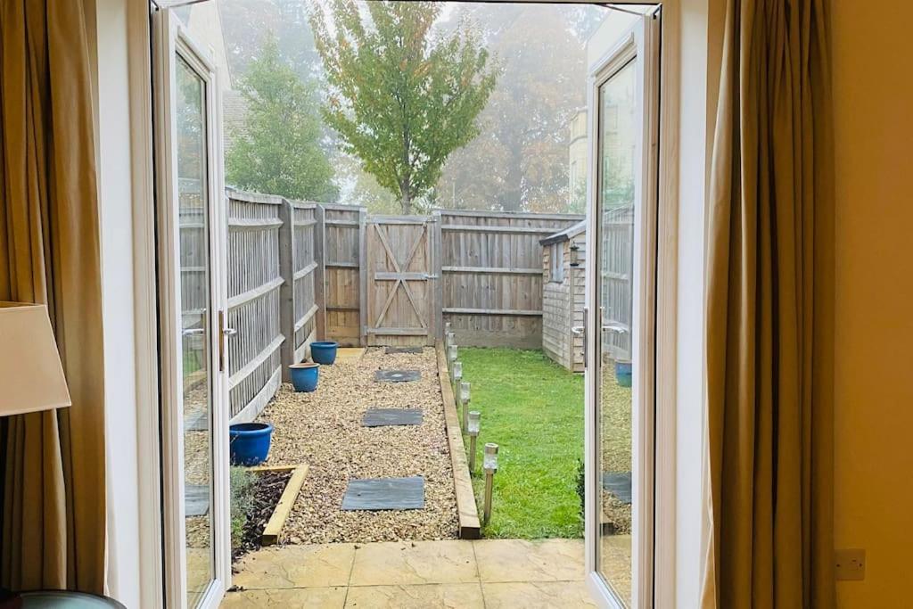 Modern Town House In Cotswolds - 3 Double Bedrooms Witney Εξωτερικό φωτογραφία