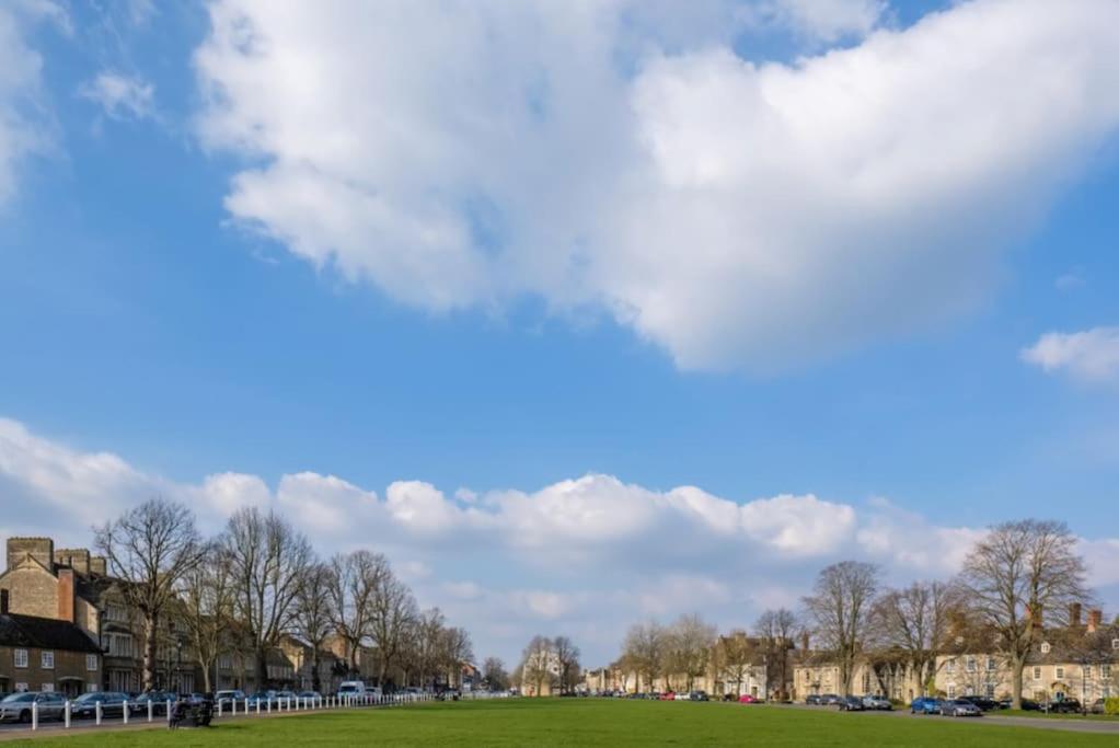 Modern Town House In Cotswolds - 3 Double Bedrooms Witney Εξωτερικό φωτογραφία
