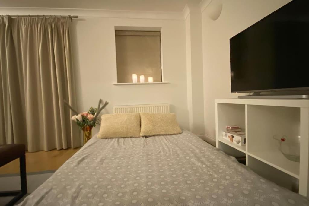 Modern Town House In Cotswolds - 3 Double Bedrooms Witney Εξωτερικό φωτογραφία