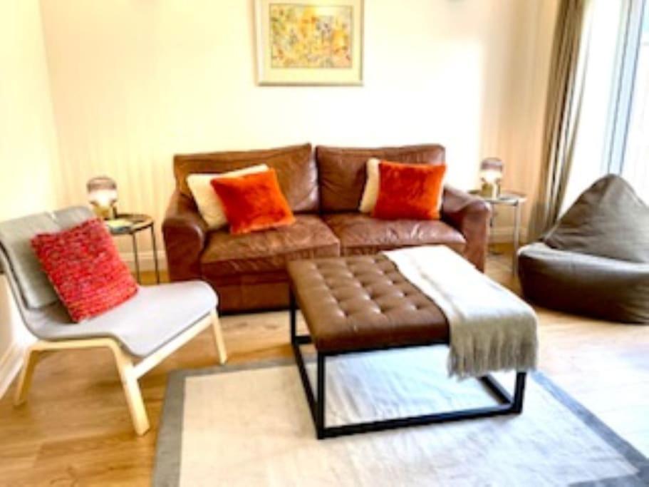 Modern Town House In Cotswolds - 3 Double Bedrooms Witney Εξωτερικό φωτογραφία