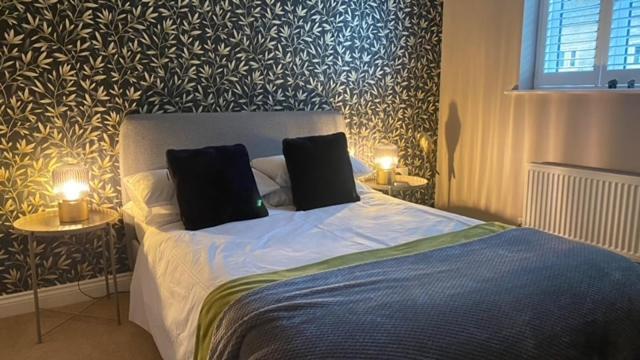 Modern Town House In Cotswolds - 3 Double Bedrooms Witney Εξωτερικό φωτογραφία