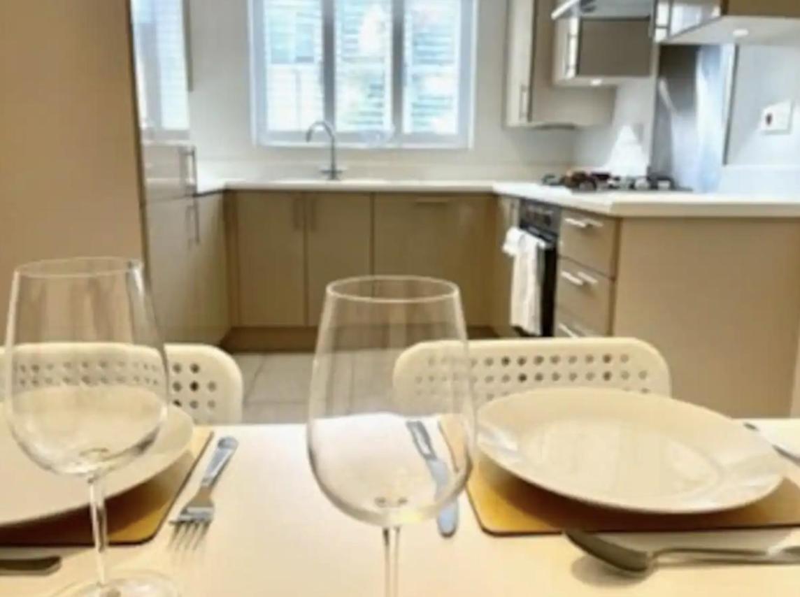 Modern Town House In Cotswolds - 3 Double Bedrooms Witney Εξωτερικό φωτογραφία